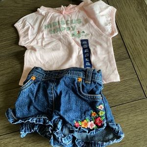 Baby Gap “Hibiscus Happy” Short Set size up to 3mo